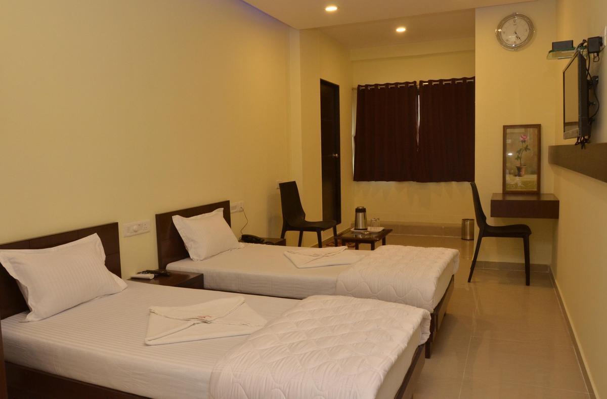 Hotel Ambience Sarkhej 외부 사진