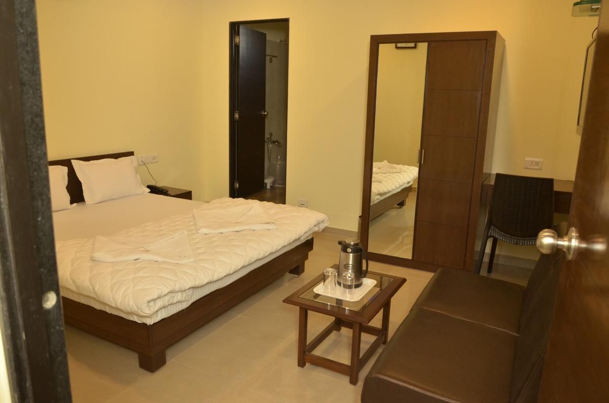 Hotel Ambience Sarkhej 외부 사진